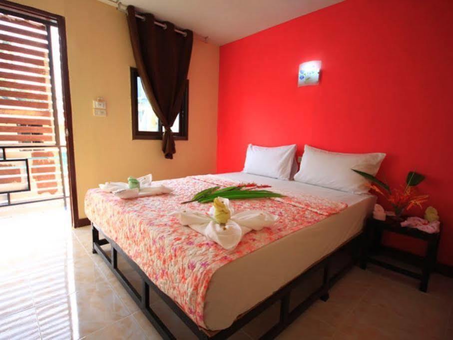 Pongpan House Phi Phi Apartment Exterior photo